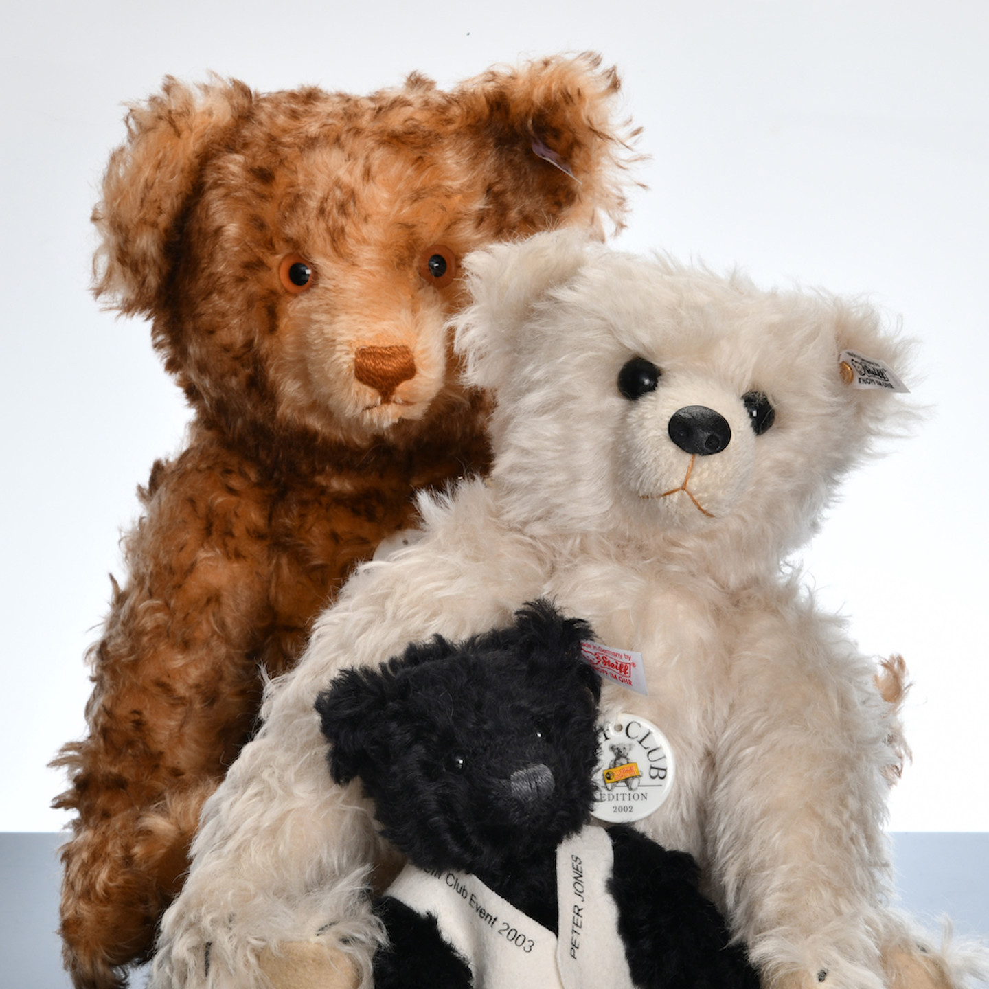 Large Private Collection Of Teddy Bears Sold £33,000