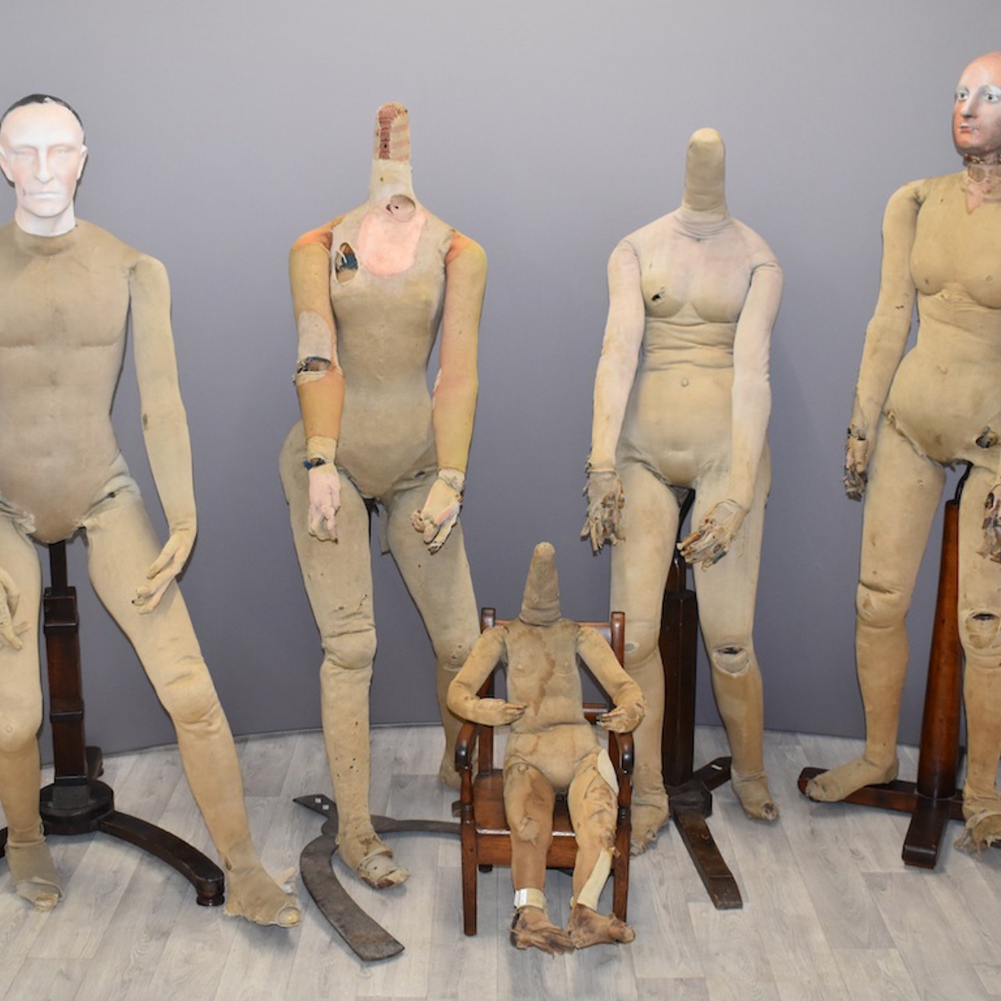 Five 19Thc Artists Lay Figures Sold For Ś11,000