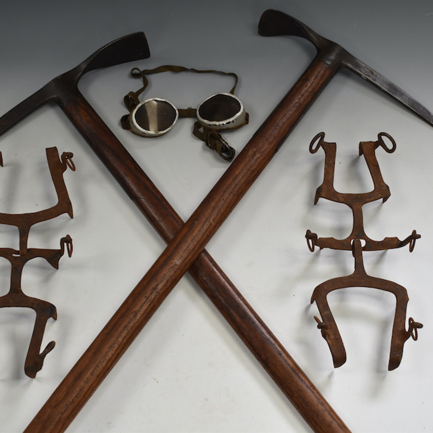 A Collection Of Items From The Estate Of Theodore Howard Somervell From His 1924 Expedition To Mount Everest Sold Ś50,000