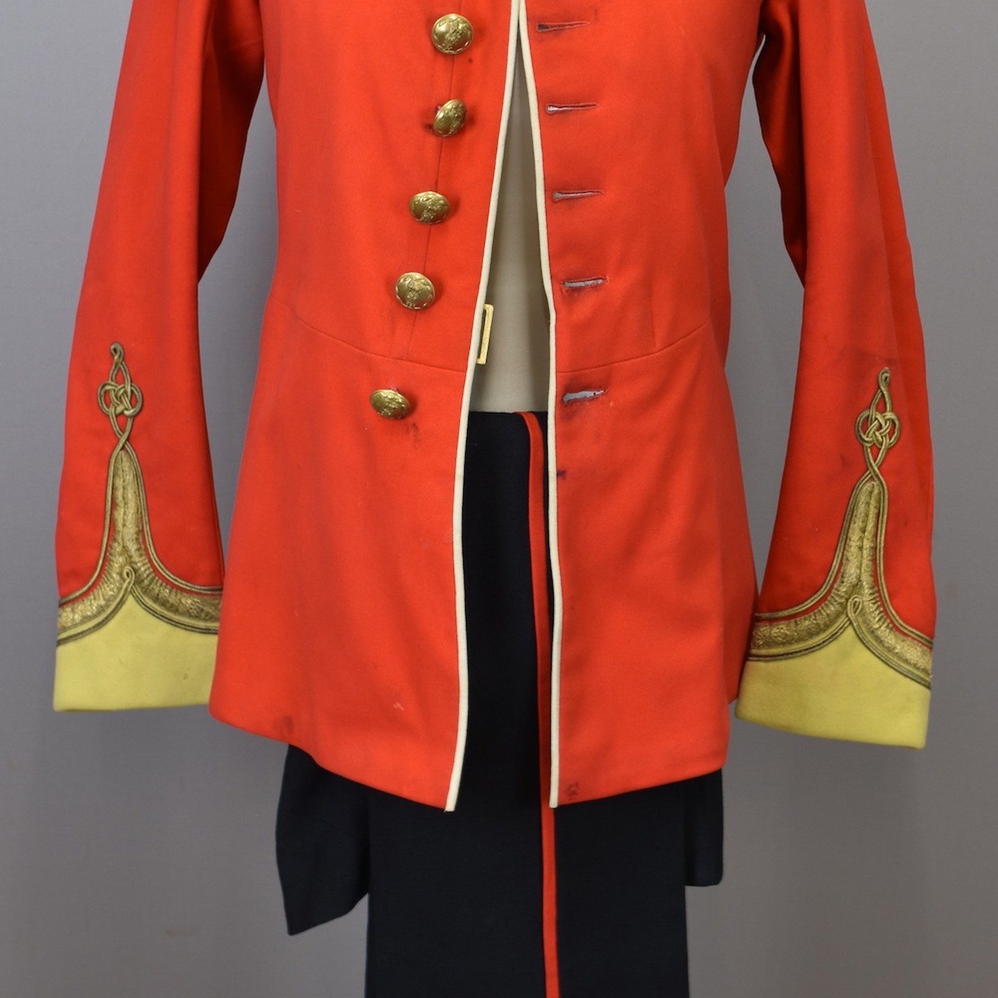 Collection Of Military Uniforms Sold On Behalf Of The Royal Gloucestershire Hussars Sold Ś55,000