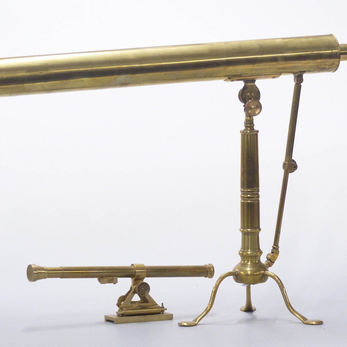 Georgian Ramsden London Brass Refractor Telescope On Adjustable Tripod Stand, Together With A Brass Clinometer Or Similar Sighting Sold For £550
